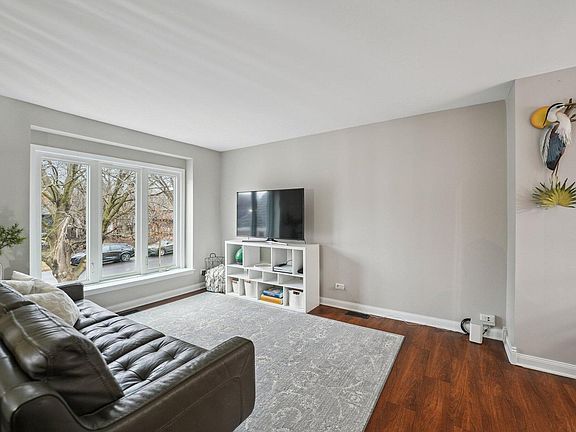 4th image of 311 Harding Ave