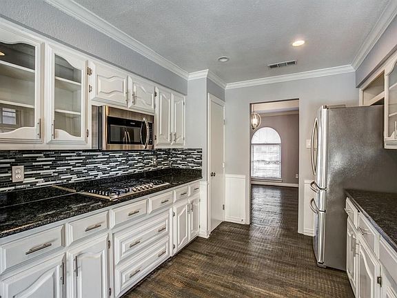 4th image of 2713 Meadowbrook Ct