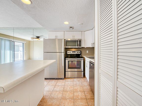 5th image of 1107 1ST Street S #J