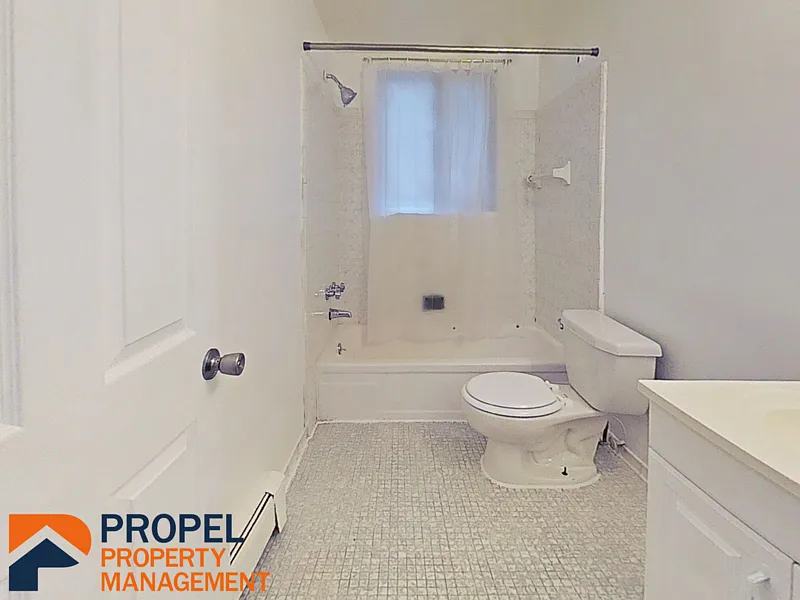 2 bed, 1.0 bath, 700 sqft, $825 — Photo 4