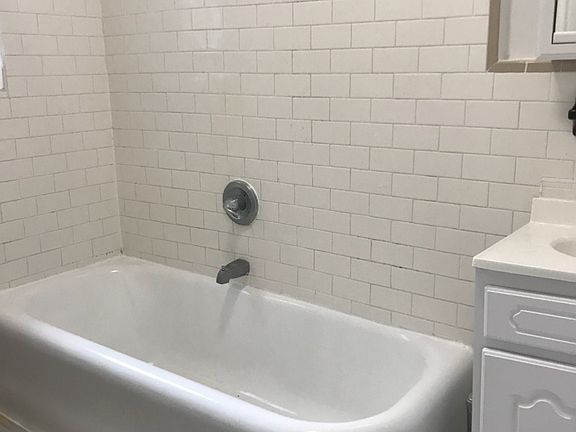 4th image of 2985 Botanical Sq #Na