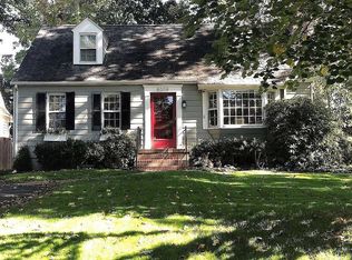 9009 Seneca Ln, Bethesda, MD 20817