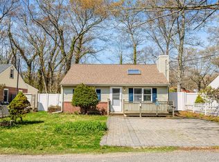 92 Wauwepex Trail, Ridge, NY 11961