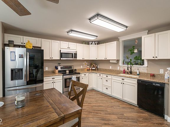 5th image of 2139 Bridlewood Dr