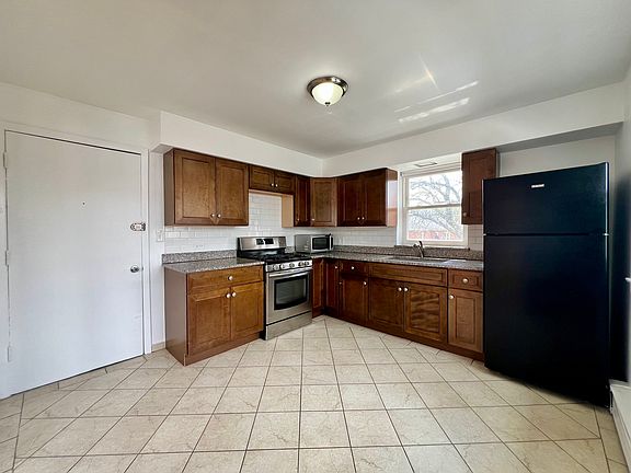 4th image of 6540 N Damen Ave APT 2S