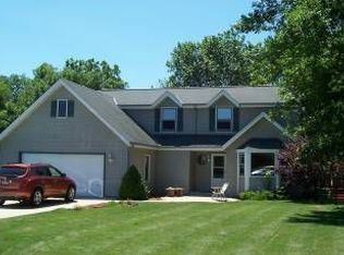 8810 Bluebird Ln, Wind Lake, WI 53185