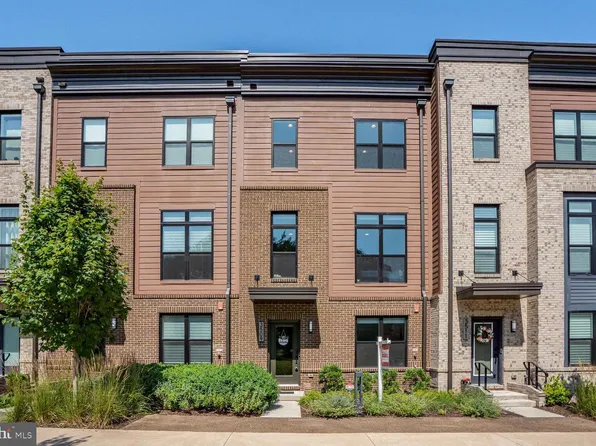 3509 Sutton Heights Cir, Fairfax, VA 22031