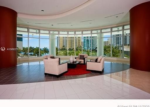 2nd image of 300 S Biscayne Blvd #L-424