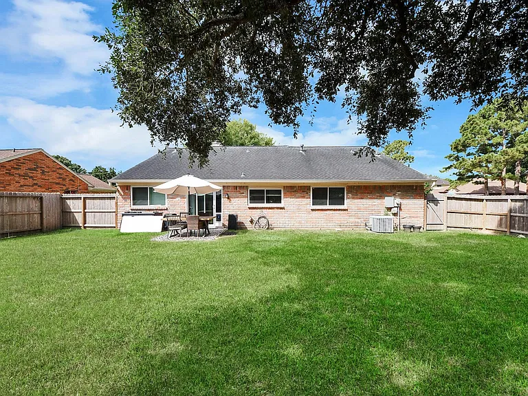 22638 Powell House Ln — Photo 27