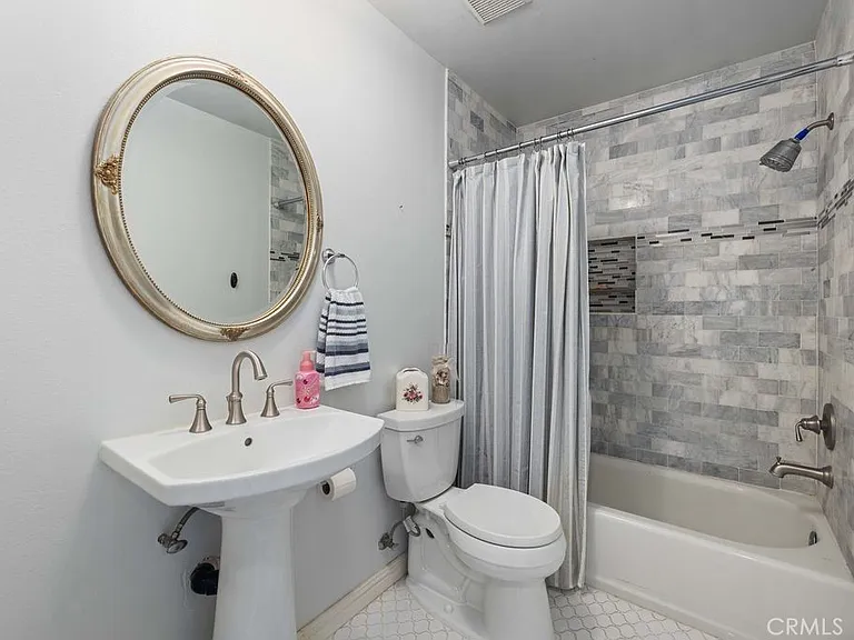 44115 Hunter Ct — Photo 19
