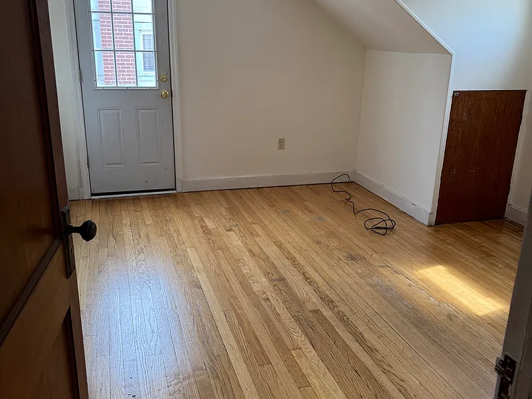 413 E 7th Ave — Photo 10