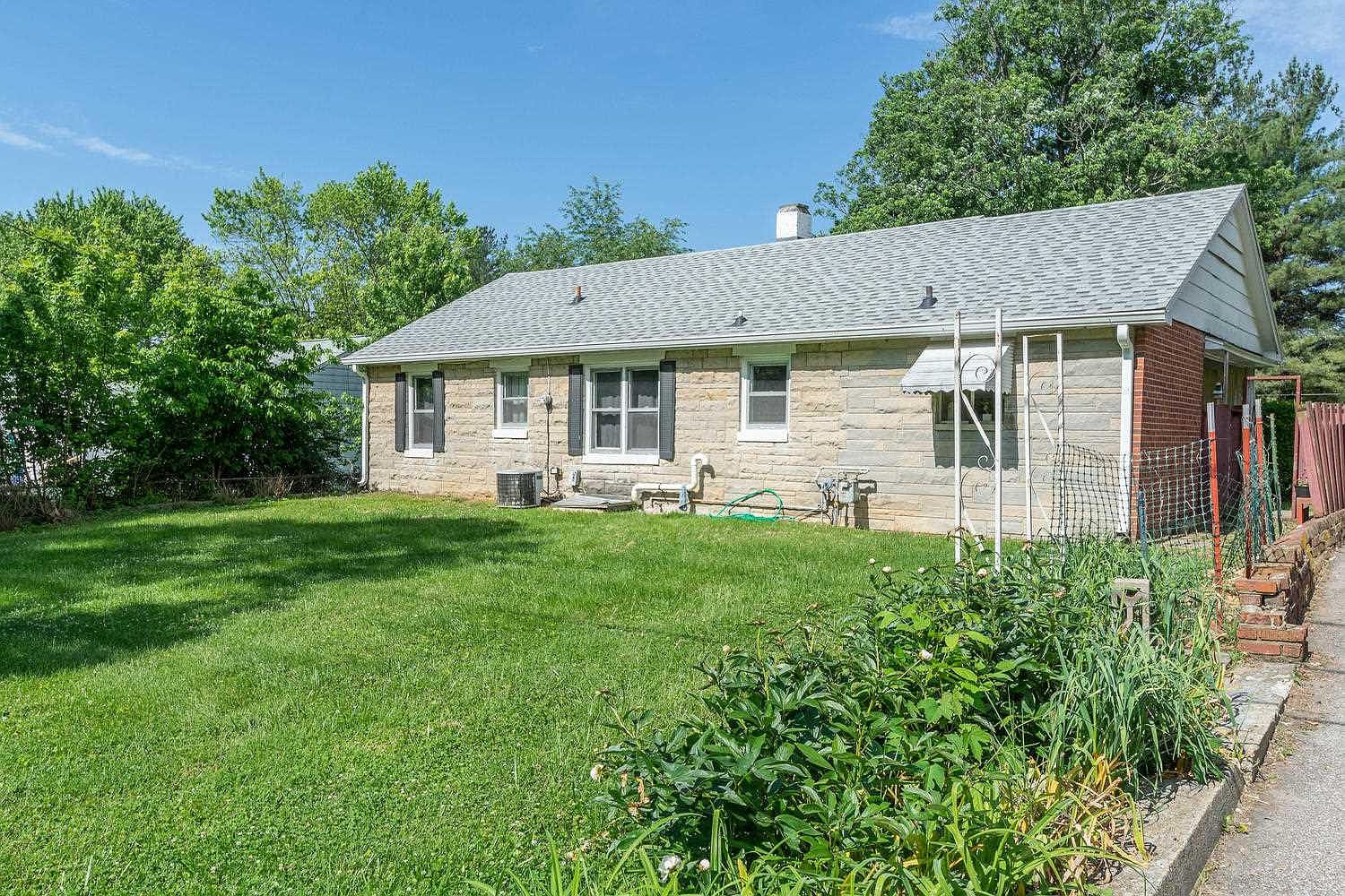 2821 S Rogers St, Bloomington, IN 47403 Zillow