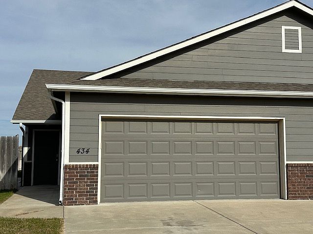 1st image of 434 S Longbranch Dr