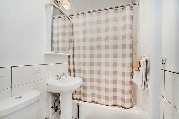 Rented by Lander Real Estate | media 19