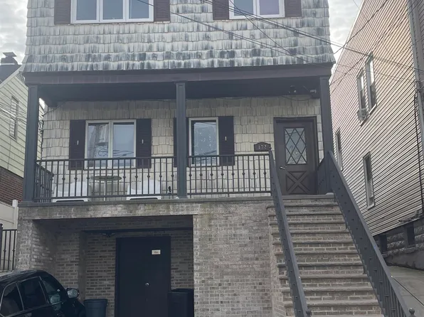 172 West 24th Street image 2 of 13