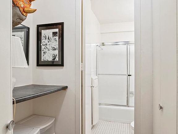 5th image of 333 E 30th St APT 7D