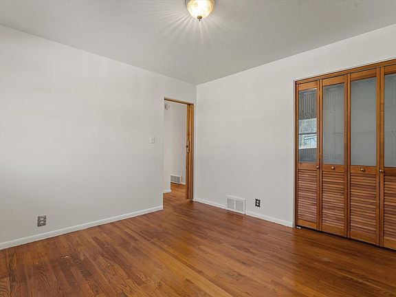 5th image of 19151 Dresden Dr