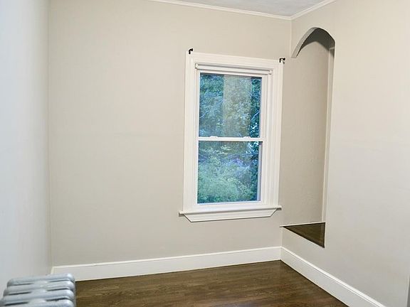 5th image of 122 Thacher St #2
