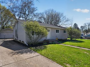 761 Elmwood Dr, Fenton, MI 48430