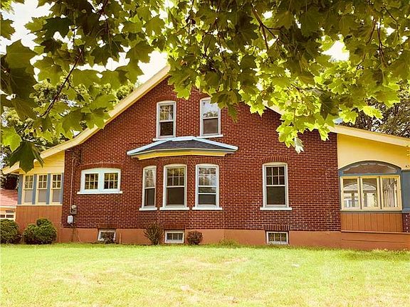 4th image of 3839 Freemansburg Ave