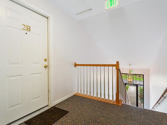 4th image of 635 Cambridge Ct APT 2B