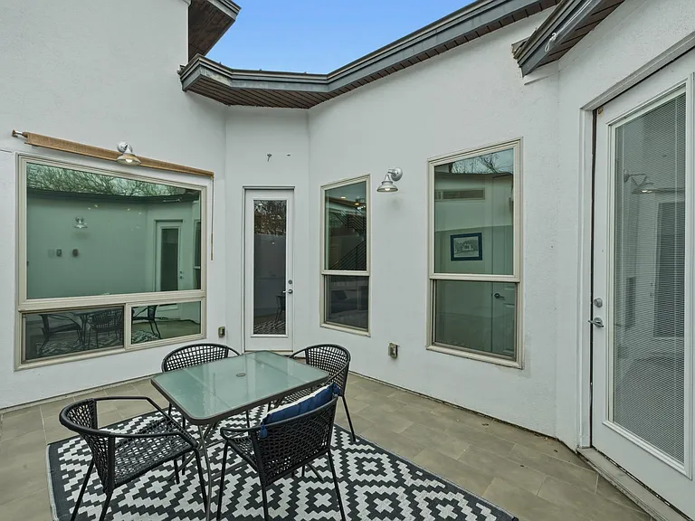 1405 Camelot Cir #A — Photo 30