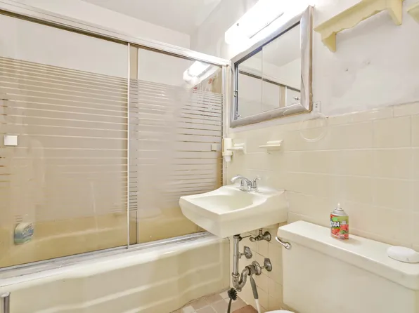 66-36 Yellowstone Boulevard image 13 of 18