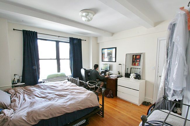 2nd image of 455 W 34th St #11GA