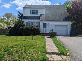 83 Cameron Rd, Bergenfield, NJ 07621