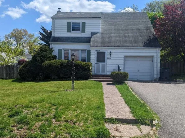 83 Cameron Rd, Bergenfield, NJ 07621
