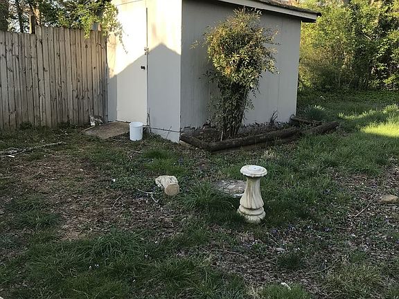 4th image of 3414 Compton St