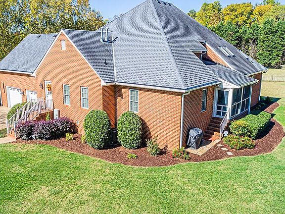 5th image of 7229 Pointe Pl
