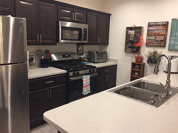 3rd image of 3571 Diamond Leaf Dr