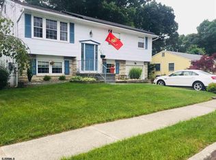 11 Cooper Dr, Somers Point, NJ 08244