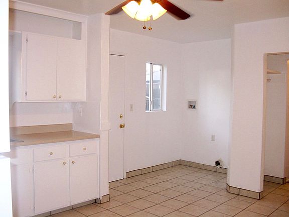 Front Unit: In unit laundry