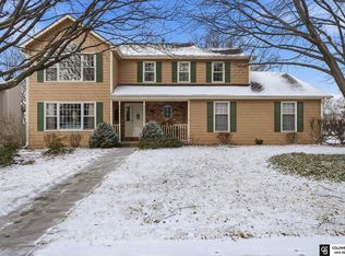 4648 Happy Hollow Ln, Lincoln, NE 68516
