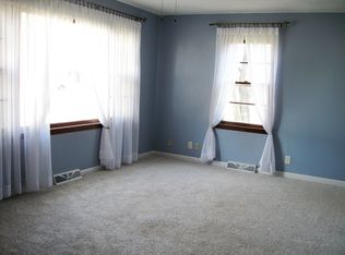 901 Hedge Ave, Burlington, IA 52601