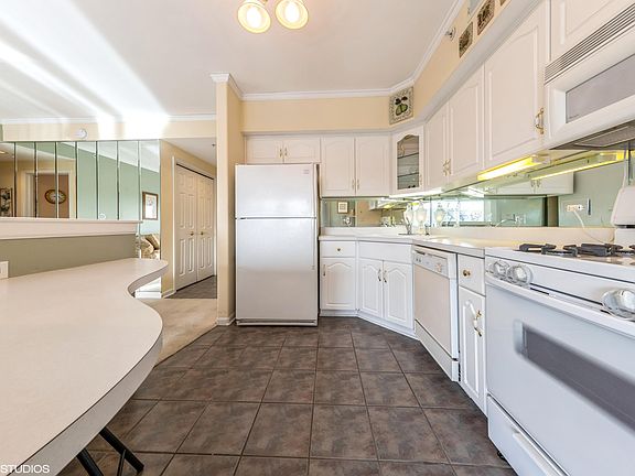 5th image of 213 Swan Dr Unit 3-D