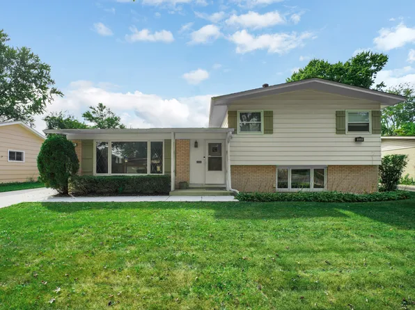 330 N Illinois Ave, Glenwood, IL 60425