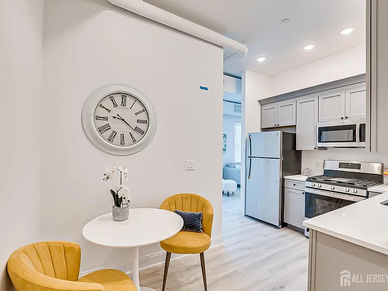 21 Station Pl — Photo 24