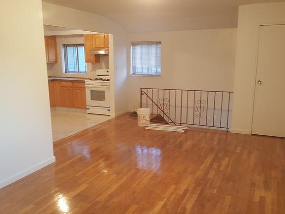 3rd image of 20646 46th Avenue # Fl 2