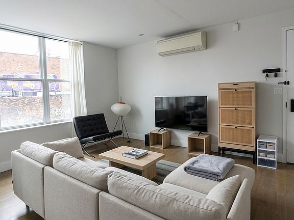 2nd image of 155 Meserole St APT 5B