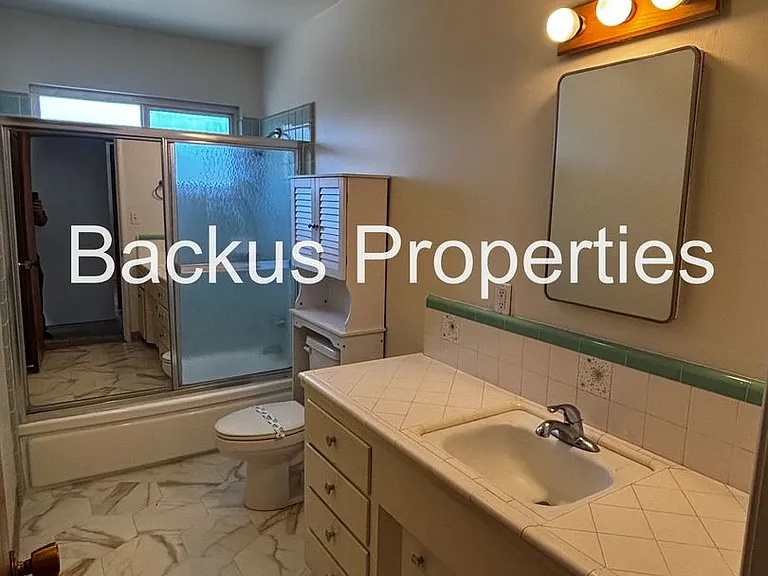 790 Fairfax Dr — Photo 22
