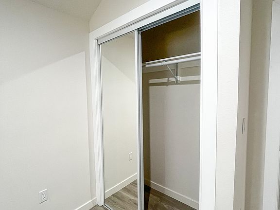 5th image of 4819 S Gramercy Pl #1