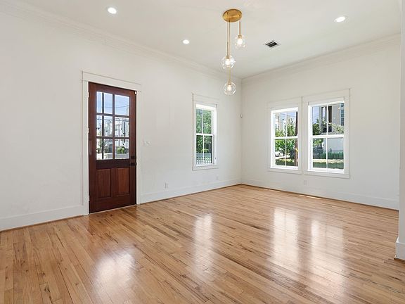 4th image of 1303 Summer St