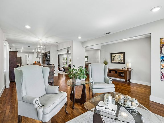 4th image of 10919 Colbert Way