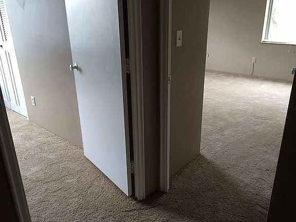 3rd image of 4550 Warwick Blvd APT 105