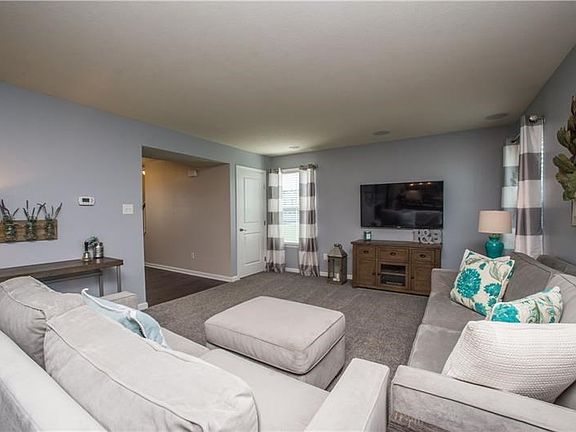 5th image of 103 Pinyon Ct