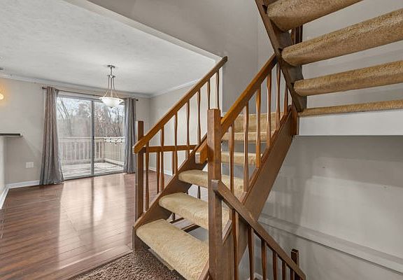 5th image of 760 Wheatland Cir