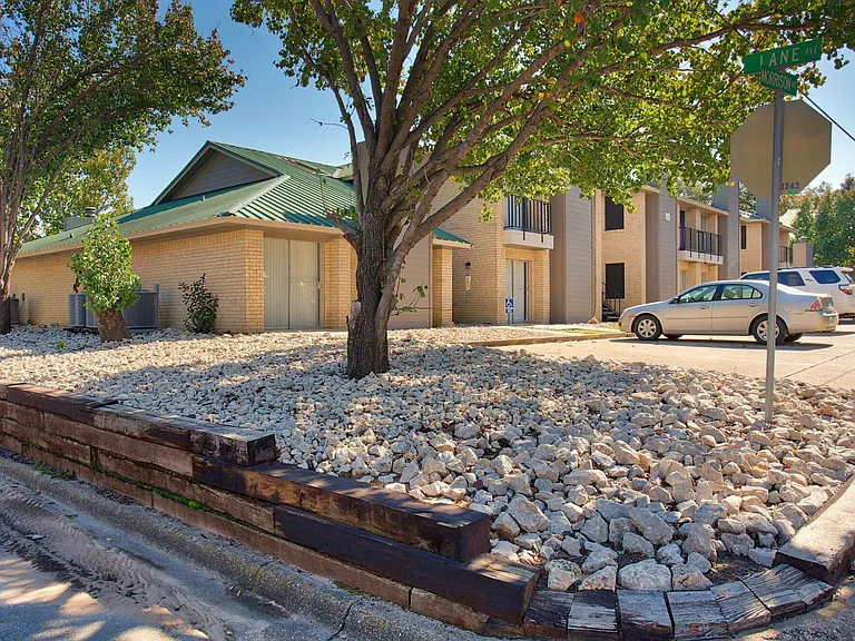 Athens Townhomes — Photo 32